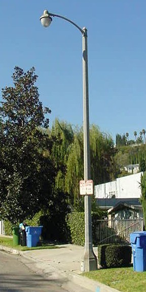 City photo of a CD 814 street light