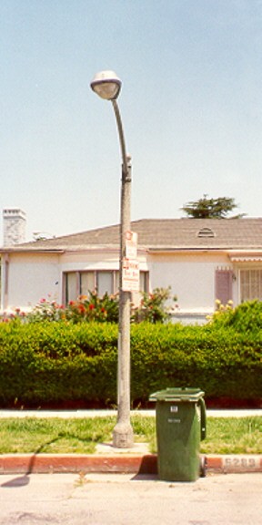City photo of a CD 852 street light